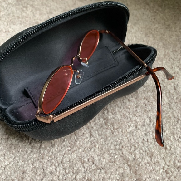 Y2K Pink Sunglasses - Picture 2 of 4